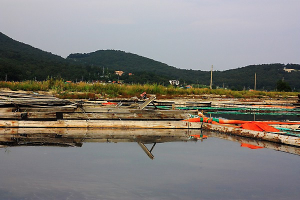 포토 JPG 주간 자연 하늘 산 풍경 사람없음 야외 어촌 염전 국내포토 자연요소 시골 시설 생태계 파일형식