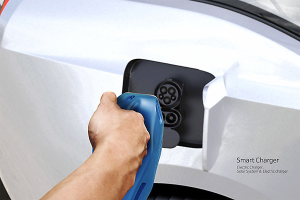 주간 PSD 편집 편집이미지 손 야외 신체부위 3D 그린에너지 디지털합성 합성 충전 전기자동차 충전기 편집3D 자연요소 자동차 사람 기계 에너지 파일형식