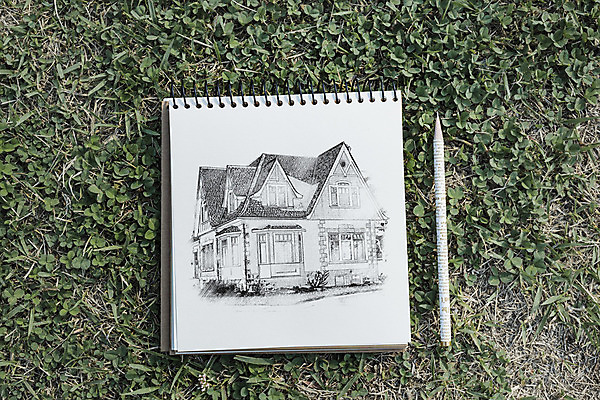 PSD 편집이미지 주택 잔디 사람없음 하이앵글 연필 공책 스케치 스케치북 드로잉 목업 이미지편집 식물 뷰포인트 문구용품 학용품 미술 건물 필기구 파일형식