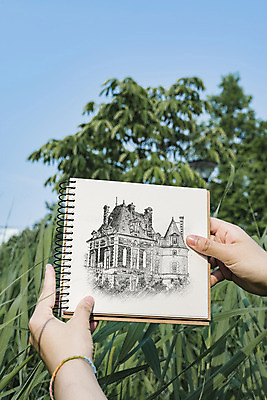 PSD 나무 편집이미지 건축물 손 하늘 들기 신체부위 공책 양손 스케치 스케치북 드로잉 목업 이미지편집 식물 건축 모션 문구용품 학용품 미술 사람 파일형식