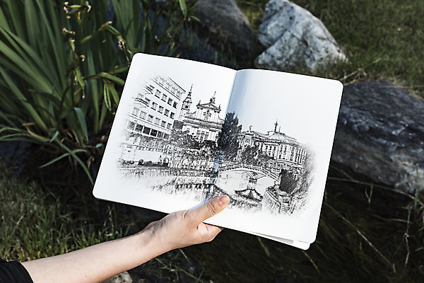 PSD 편집이미지 손 한손 들기 잔디 신체부위 공책 돌_바위 스케치 스케치북 드로잉 목업 이미지편집 식물 모션 문구용품 학용품 미술 사람 파일형식