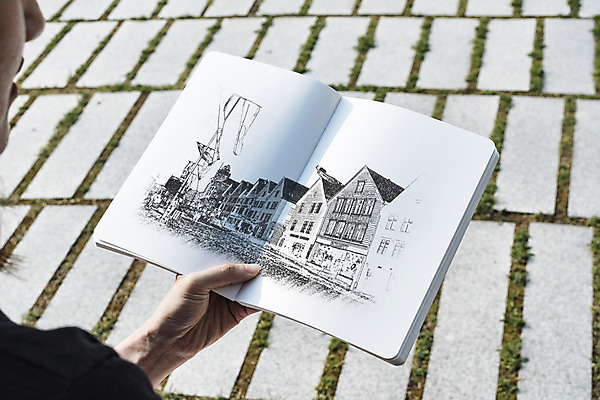 PSD 편집이미지 손 한손 들기 신체부위 공책 돌_바위 스케치 스케치북 드로잉 목업 이미지편집 모션 문구용품 학용품 미술 사람 파일형식