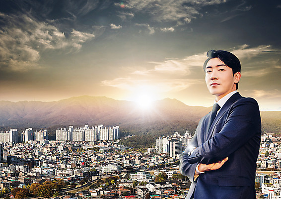 PSD 구름 편집 편집이미지 남자 하늘 산 한명 빌딩 상반신 20대 성인 햇빛 팔짱 노을 한국인 도시 비즈니스맨 성인남자한명만 이미지편집 자연요소 1 비즈니스 모션 사람 동양인 청년 건물 태양 직장인 남자한명만 성인남자만 파일형식