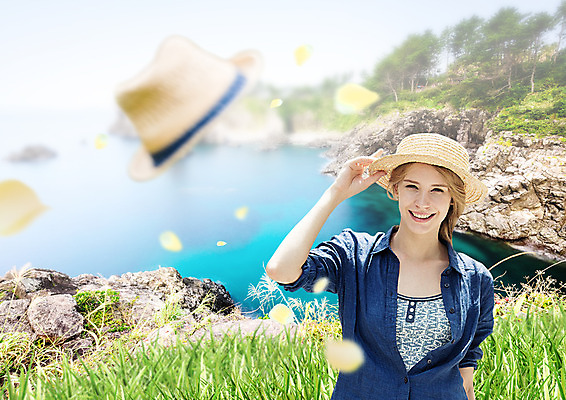 PSD 서양인 편집 편집이미지 모자 여자 바다 여행 한명 웃음 상반신 20대 성인 절벽 국내여행 성인여자한명만 이미지편집 외국인 1 잡화 표정 사람 청년 여자한명만 성인여자만 파일형식