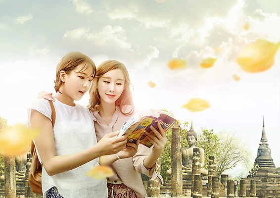 PSD 구름 편집 편집이미지 여자 여행 태국 하늘 상반신 20대 성인 두명 친구 한국인 가이드북 불상 태국여행 성인여자만 이미지편집 자연요소 아시아 해외여행 불교 관계 사람 동양인 청년 여자만 성인만 파일형식