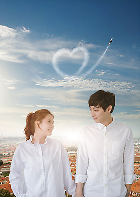 PSD 편집 편집이미지 커플 여자 남자 여행 비행기 웃음 상반신 20대 성인 두명 한국인 하트 도시 성인만 이미지편집 모양 관계 항공교통 대중교통 표정 사람 동양인 청년 파일형식