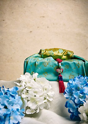 포토 JPG 스튜디오촬영 전통 명절 꽃 포장 전통소품 실내 선물 사람없음 추석 천 노리개 추석선물 국내포토 식물 기념일 내부 직물 오브젝트 파일형식 명절선물