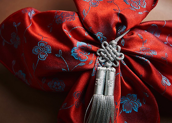 포토 JPG 스튜디오촬영 전통 명절 포장 전통소품 실내 사람없음 추석 묶기 천 노리개 국내포토 기념일 모션 내부 직물 오브젝트 파일형식