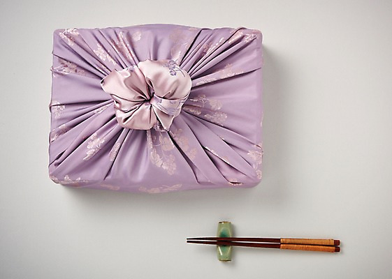 포토 JPG 스튜디오촬영 전통 명절 포장 젓가락 전통소품 실내 선물 사람없음 하이앵글 추석 추석선물 플랫레이 국내포토 기념일 뷰포인트 수저 내부 플랫 오브젝트 파일형식 명절선물