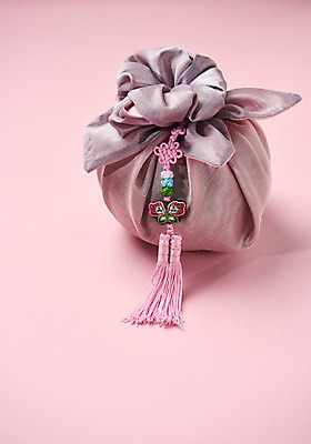 포토 JPG 스튜디오촬영 전통 명절 포장 전통소품 실내 사람없음 추석 천 노리개 국내포토 기념일 내부 직물 오브젝트 파일형식