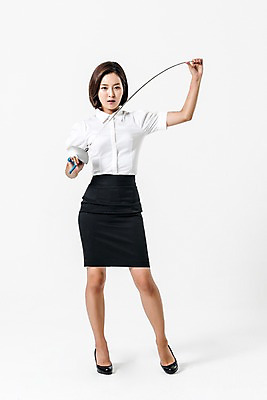 포토 JPG 스튜디오촬영 전신 여자 실내 한명 서기 들기 정장 20대 성인 앞모습 만지기 한국인 비즈니스우먼 펜싱 펜싱검 성인여자한명만 국내포토 1 옷 스포츠 뷰포인트 비즈니스 모션 사람 동양인 청년 내부 직장인 펜싱용품 여자한명만 성인여자만 파일형식 직업 스포츠용품 인종 여자만 성인만 오브젝트