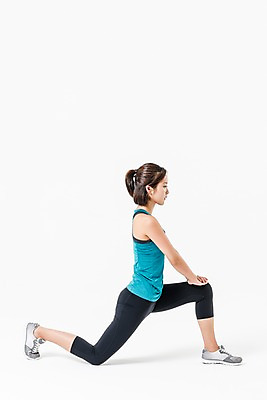 포토 JPG 스튜디오촬영 전신 여자 실내 한명 서기 20대 성인 옆모습 운동복 스트레칭 한국인 런지 하체운동 성인여자한명만 국내포토 1 옷 뷰포인트 모션 사람 동양인 청년 내부 운동 여자한명만 성인여자만 파일형식