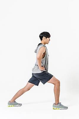 포토 JPG 스튜디오촬영 전신 남자 허리손 실내 한명 서기 20대 성인 옆모습 운동복 스트레칭 한국인 런지 성인남자한명만 국내포토 1 옷 뷰포인트 포즈 모션 사람 동양인 청년 내부 운동 남자한명만 성인남자만 파일형식