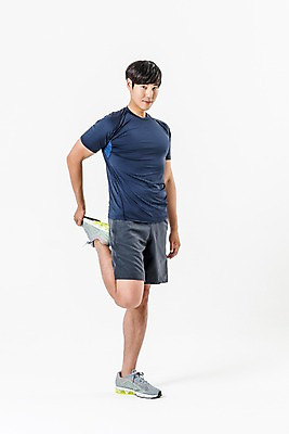 포토 JPG 스튜디오촬영 전신 남자 실내 한명 서기 20대 성인 앞모습 운동복 스트레칭 한국인 하체운동 성인남자한명만 국내포토 1 옷 뷰포인트 모션 사람 동양인 청년 내부 운동 남자한명만 성인남자만 파일형식 건강 인종 남자만 성인만