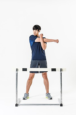 포토 JPG 스튜디오촬영 전신 남자 실내 한명 서기 20대 성인 앞모습 스트레칭 한국인 허들 육상스포츠 육상선수 장애물달리기 허들경기 성인남자한명만 국내포토 1 스포츠 뷰포인트 모션 운동선수 사람 동양인 경기 청년 내부 운동 장애물 남자한명만 성인남자만 파일형식