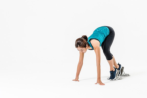 포토 JPG 스튜디오촬영 전신 여자 엎드리기 실내 한명 20대 성인 옆모습 운동복 달리기 한국인 육상스포츠 육상선수 준비자세 스타팅블록 성인여자한명만 국내포토 1 옷 스포츠용품 스포츠 뷰포인트 포즈 모션 운동선수 사람 동양인 청년 내부 준비 여자한명만 성인여자만 파일형식