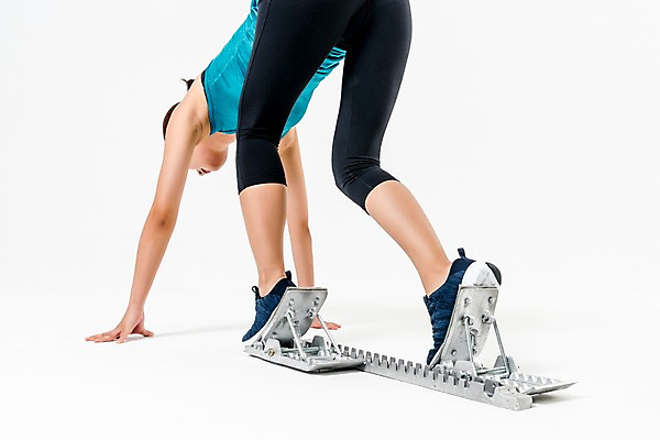 포토 JPG 스튜디오촬영 전신 여자 엎드리기 실내 한명 20대 성인 뒷모습 운동복 달리기 한국인 육상스포츠 육상선수 준비자세 스타팅블록 성인여자한명만 국내포토 1 옷 스포츠용품 스포츠 뷰포인트 포즈 모션 운동선수 사람 동양인 청년 내부 준비 여자한명만 성인여자만 파일형식