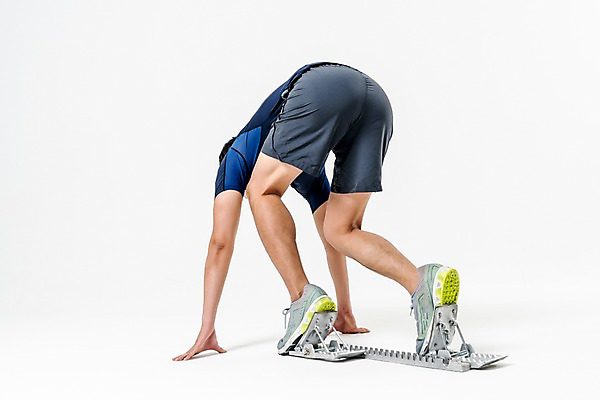 포토 JPG 스튜디오촬영 전신 남자 엎드리기 실내 한명 20대 성인 뒷모습 운동복 달리기 한국인 육상스포츠 육상선수 준비자세 스타팅블록 성인남자한명만 국내포토 1 옷 스포츠용품 스포츠 뷰포인트 포즈 모션 운동선수 사람 동양인 청년 내부 준비 남자한명만 성인남자만 파일형식