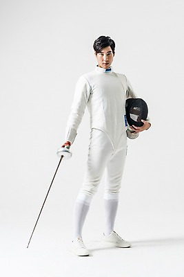 포토 JPG 스튜디오촬영 전신 남자 실내 한명 서기 들기 20대 성인 앞모습 한국인 헬멧 보호장비 펜싱 펜싱선수 펜싱검 펜싱복 성인남자한명만 국내포토 1 스포츠 뷰포인트 유니폼 모션 운동선수 사람 동양인 청년 내부 장비 펜싱용품 남자한명만 성인남자만 파일형식