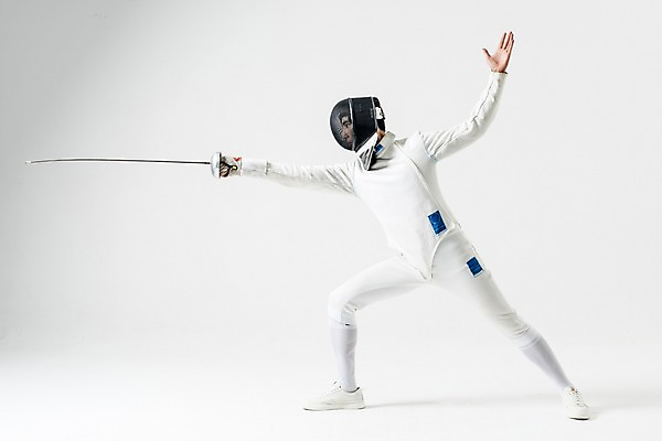 포토 JPG 스튜디오촬영 전신 남자 실내 한명 서기 들기 20대 성인 옆모습 한국인 헬멧 보호장비 펜싱 펜싱선수 찌르기 펜싱검 펜싱복 성인남자한명만 국내포토 1 스포츠 뷰포인트 유니폼 모션 운동선수 사람 동양인 청년 내부 장비 펜싱용품 남자한명만 성인남자만 파일형식