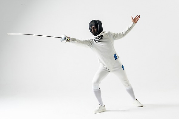 포토 JPG 스튜디오촬영 전신 남자 실내 한명 서기 들기 20대 성인 앞모습 한국인 헬멧 보호장비 펜싱 펜싱선수 찌르기 펜싱검 펜싱복 성인남자한명만 국내포토 1 스포츠 뷰포인트 유니폼 모션 운동선수 사람 동양인 청년 내부 장비 펜싱용품 남자한명만 성인남자만 파일형식