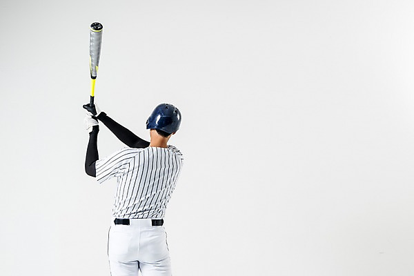 포토 JPG 스튜디오촬영 남자 실내 한명 들기 상반신 20대 성인 뒷모습 야구 한국인 야구방망이 타자 야구선수 스윙 야구복 야구헬멧 성인남자한명만 국내포토 1 뷰포인트 포즈 모션 운동선수 사람 동양인 청년 내부 운동복 구기 야구용품 헬멧 남자한명만 성인남자만 파일형식