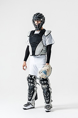 포토 JPG 스튜디오촬영 전신 남자 실내 한명 서기 20대 성인 앞모습 야구 한국인 야구선수 야구글러브 헬멧 보호장비 야구공 야구복 포수 성인남자한명만 국내포토 1 뷰포인트 공 모션 운동선수 사람 동양인 청년 내부 운동복 구기 장비 야구용품 글러브 남자한명만 성인남자만 파일형식