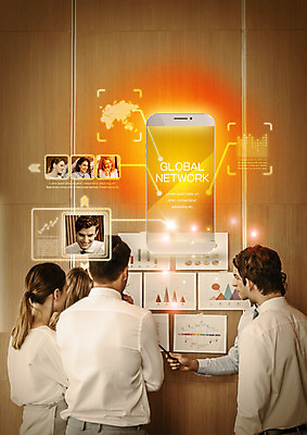 PSD 서양인 편집 편집이미지 여자 남자 회의 그래프 여러명 상반신 20대 성인 뒷모습 스마트폰 글로벌비즈니스 비즈니스맨 비즈니스우먼 네트워크 스마트 홀로그램 화상통화 성인만 4차산업 이미지편집 외국인 산업 뷰포인트 다수 컨셉 비즈니스 사람 청년 핸드폰 스마트기기 글로벌 직장인 통화 파일형식