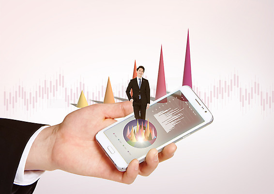 PSD 편집 편집이미지 손 남자 비즈니스 그래프 한손 서기 들기 20대 성인 두명 신체부위 스마트폰 한국인 비즈니스맨 스마트 4차산업 이미지편집 산업 컨셉 모션 사람 동양인 청년 핸드폰 스마트기기 직장인 파일형식