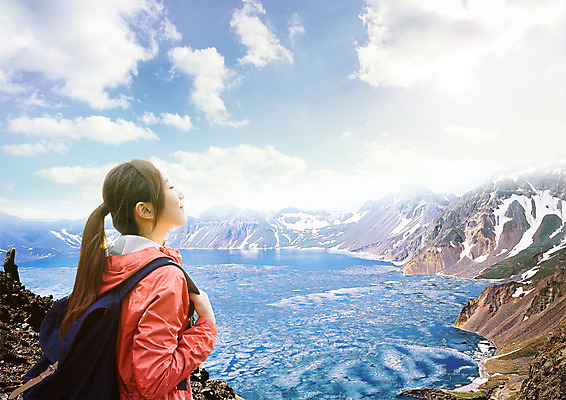 PSD 구름 편집 편집이미지 여자 바다 여행 배낭 하늘 산 한명 상반신 20대 성인 옆모습 등산 한국인 안식처 성인여자한명만 이미지편집 자연요소 1 뷰포인트 가방 휴식 사람 동양인 청년 트래킹 여자한명만 성인여자만 파일형식