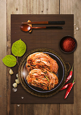 PSD 편집 편집이미지 접시 한식 젓가락 나뭇잎 김치 마늘 사람없음 숟가락 물방울 받침대 홍고추 배추김치 고춧가루 젓가락받침대 플랫레이 이미지편집 식기 음식 잎 채소 고추 수저 플랫 가루 수저받침대 파일형식