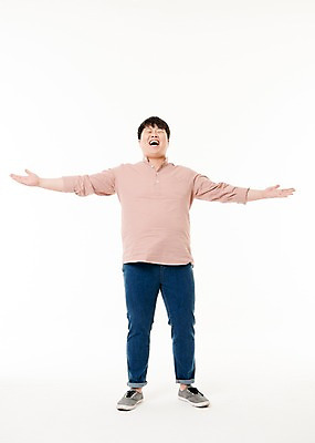포토 JPG 스튜디오촬영 전신 남자 포즈 사진 모션 팔벌리기 실내 한명 서기 웃음 손짓 20대 성인 앞모습 한국인 손뻗기 남자한명만 성인남자한명만 국내포토 1 뷰포인트 표정 사람 동양인 청년 내부 남자만 성인남자만 파일형식