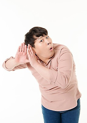 포토 JPG 스튜디오촬영 남자 포즈 사진 모션 실내 한명 서기 손짓 상반신 20대 성인 앞모습 놀람 듣기 한국인 엿듣기 남자한명만 성인남자한명만 국내포토 1 감정 뷰포인트 표정 사람 동양인 청년 내부 남자만 성인남자만 파일형식