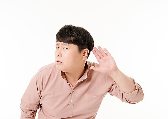 포토 JPG 스튜디오촬영 남자 포즈 사진 모션 실내 한명 손짓 상반신 20대 성인 앞모습 듣기 한국인 남자한명만 성인남자한명만 국내포토 1 뷰포인트 사람 동양인 청년 내부 남자만 성인남자만 파일형식