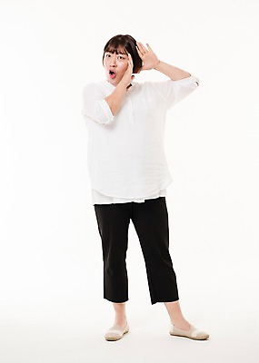 포토 JPG 스튜디오촬영 전신 우먼라이프 여자 사진 모션 실내 한명 서기 20대 성인 앞모습 듣기 한국인 여자한명만 성인여자한명만 국내포토 1 라이프스타일 뷰포인트 사람 동양인 청년 내부 여자만 성인여자만 파일형식 인종 생활 성인만