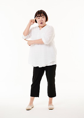 포토 JPG 스튜디오촬영 전신 우먼라이프 여자 생각 사진 모션 실내 한명 서기 20대 성인 앞모습 한국인 여자한명만 성인여자한명만 국내포토 1 라이프스타일 뷰포인트 사람 동양인 청년 내부 여자만 성인여자만 파일형식
