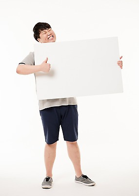 포토 JPG 스튜디오촬영 전신 배너 남자 사진 사각프레임 프레임 실내 한명 서기 웃음 들기 손짓 20대 성인 앞모습 한국인 최고 알림 남자한명만 성인남자한명만 국내포토 1 뷰포인트 모션 표정 사람 동양인 청년 내부 사각형 남자만 성인남자만 파일형식 도형 인종 성인만