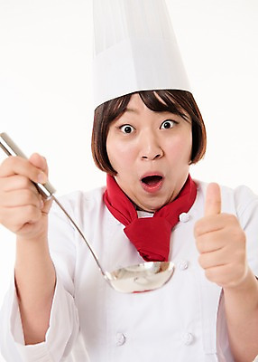 포토 JPG 스튜디오촬영 우먼라이프 여자 사진 실내 요리사모자 한명 들기 상반신 20대 성인 앞모습 주방장 요리사 놀람 한국인 최고 조리복 국자 여자한명만 성인여자한명만 국내포토 직업 모자 1 라이프스타일 감정 뷰포인트 유니폼 모션 주방용품 표정 사람 동양인 청년 내부 여자만 성인여자만 파일형식 잡화 옷 생활용품 인종 생활 성인만 오브젝트
