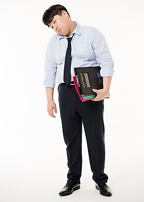 포토 JPG 스튜디오촬영 전신 남자 사진 실내 피곤 한명 서기 들기 정장 20대 성인 앞모습 비즈니스라이프 한국인 비즈니스맨 업무과다 결재판 결제판 과로 서류판 남자한명만 성인남자한명만 국내포토 1 라이프스타일 옷 뷰포인트 컨셉 비즈니스 모션 사람 동양인 청년 내부 사무용품 업무 직장인 결재 남자만 성인남자만 파일형식