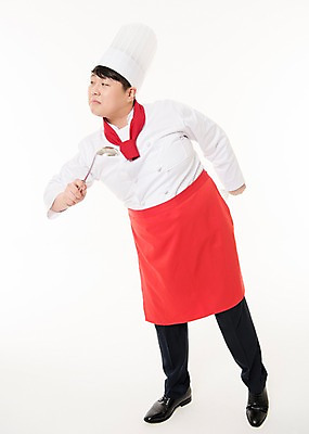 포토 JPG 스튜디오촬영 전신 남자 사진 실내 요리사모자 한명 서기 들기 손짓 20대 성인 앞모습 주방장 요리사 한국인 조리복 국자 남자한명만 성인남자한명만 국내포토 직업 모자_잡화 1 뷰포인트 유니폼 모션 주방용품 사람 동양인 청년 내부 남자만 성인남자만 파일형식