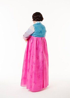 포토 JPG 스튜디오촬영 전신 한국전통 우먼라이프 여자 명절 실내 한명 서기 20대 성인 뒷모습 한국인 예절 한복 공손 성인여자한명만 국내포토 1 전통 라이프스타일 기념일 뷰포인트 모션 한국 사람 동양인 청년 내부 전통의상 여자한명만 성인여자만 파일형식 아시아 인종 이벤트 생활 여자만 성인만 나라
