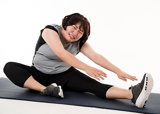 포토 JPG 스튜디오촬영 전신 우먼라이프 여자 다이어트 사진 요가 실내 허리숙이기 한명 앉기 20대 성인 앞모습 운동복 운동 헬스 스트레칭 한국인 매트 찡그림 비만 복부비만 다리찢기 힘듦 여자한명만 성인여자한명만 국내포토 1 라이프스타일 웰빙 옷 뷰포인트 컨셉 모션 표정 건강 숙이기 사람 동양인 청년 내부 몸매 여자만 성인여자만 파일형식