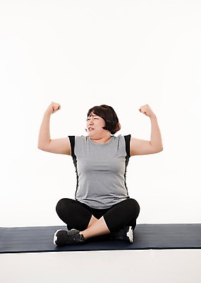 포토 JPG 스튜디오촬영 전신 우먼라이프 여자 다이어트 사진 요가 실내 한명 앉기 20대 성인 앞모습 운동복 운동 헬스 한국인 매트 비만 알통 복부비만 여자한명만 성인여자한명만 국내포토 1 라이프스타일 웰빙 옷 뷰포인트 모션 근육 건강 사람 동양인 청년 내부 몸매 여자만 성인여자만 파일형식