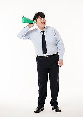 포토 JPG 스튜디오촬영 전신 남자 포즈 사진 실내 한명 서기 웃음 들기 정장 20대 성인 앞모습 확성기 듣기 한국인 비즈니스맨 남자한명만 성인남자한명만 국내포토 1 옷 뷰포인트 비즈니스 모션 표정 사람 동양인 청년 내부 직장인 남자만 성인남자만 파일형식