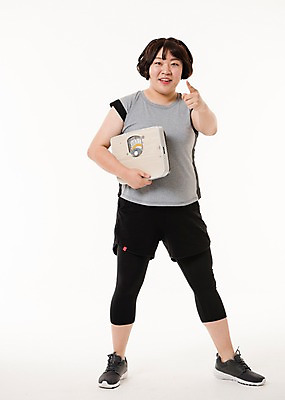 포토 JPG 스튜디오촬영 전신 우먼라이프 여자 다이어트 사진 실내 저울 한명 서기 웃음 들기 20대 성인 앞모습 운동복 운동 헬스 한국인 가리킴 비만 체중계 포인트 복부비만 접시저울 여자한명만 성인여자한명만 국내포토 1 라이프스타일 옷 뷰포인트 모션 표정 건강 사람 동양인 손짓 청년 내부 금융 몸매 여자만 성인여자만 파일형식