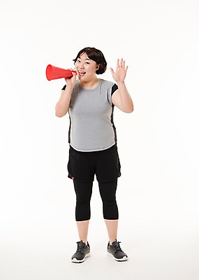 포토 JPG 스튜디오촬영 전신 우먼라이프 여자 다이어트 사진 실내 한명 서기 웃음 20대 성인 앞모습 운동복 운동 헬스 확성기 외침 한국인 비만 복부비만 여자한명만 성인여자한명만 국내포토 1 라이프스타일 옷 뷰포인트 모션 표정 건강 사람 동양인 청년 내부 소리 몸매 여자만 성인여자만 파일형식