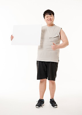 포토 JPG 스튜디오촬영 전신 배너 남자 다이어트 사진 사각프레임 프레임 실내 한명 서기 웃음 들기 20대 성인 앞모습 운동복 운동 헬스 한국인 최고 비만 알림 복부비만 남자한명만 성인남자한명만 국내포토 1 옷 뷰포인트 모션 표정 건강 사람 동양인 청년 내부 사각형 몸매 남자만 성인남자만 파일형식