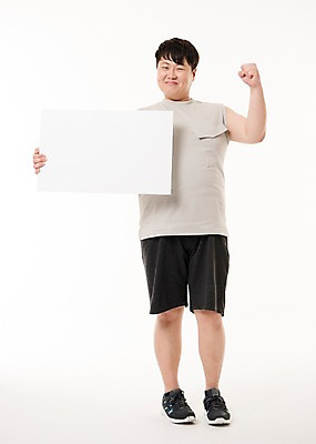 포토 JPG 스튜디오촬영 전신 배너 남자 다이어트 사진 응원 사각프레임 프레임 실내 한명 서기 웃음 들기 20대 성인 앞모습 운동복 운동 파이팅 헬스 한국인 비만 알림 복부비만 남자한명만 성인남자한명만 국내포토 1 옷 뷰포인트 모션 표정 건강 사람 동양인 청년 내부 사각형 몸매 남자만 성인남자만 파일형식 도형 인종 성인만