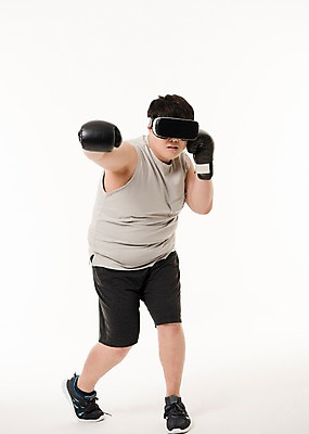 포토 JPG 스튜디오촬영 전신 남자 다이어트 사진 실내 한명 서기 20대 성인 앞모습 운동복 운동 헬스 권투 한국인 권투글러브 펀치 비만 스마트 복부비만 3D안경 스파링 가상현실 남자한명만 성인남자한명만 오큘러스 VR기기 국내포토 1 옷 안경 뷰포인트 컨셉 모션 건강 사람 동양인 청년 내부 기계 격투기 글러브 몸매 남자만 성인남자만 파일형식