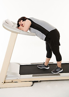 포토 JPG 스튜디오촬영 전신 우먼라이프 여자 다이어트 사진 실내 피곤 한명 서기 20대 성인 옆모습 운동복 운동 헬스 기댐 한국인 비만 런닝머신 복부비만 여자한명만 성인여자한명만 국내포토 1 라이프스타일 옷 뷰포인트 컨셉 모션 건강 사람 동양인 청년 내부 운동기구 몸매 여자만 성인여자만 파일형식